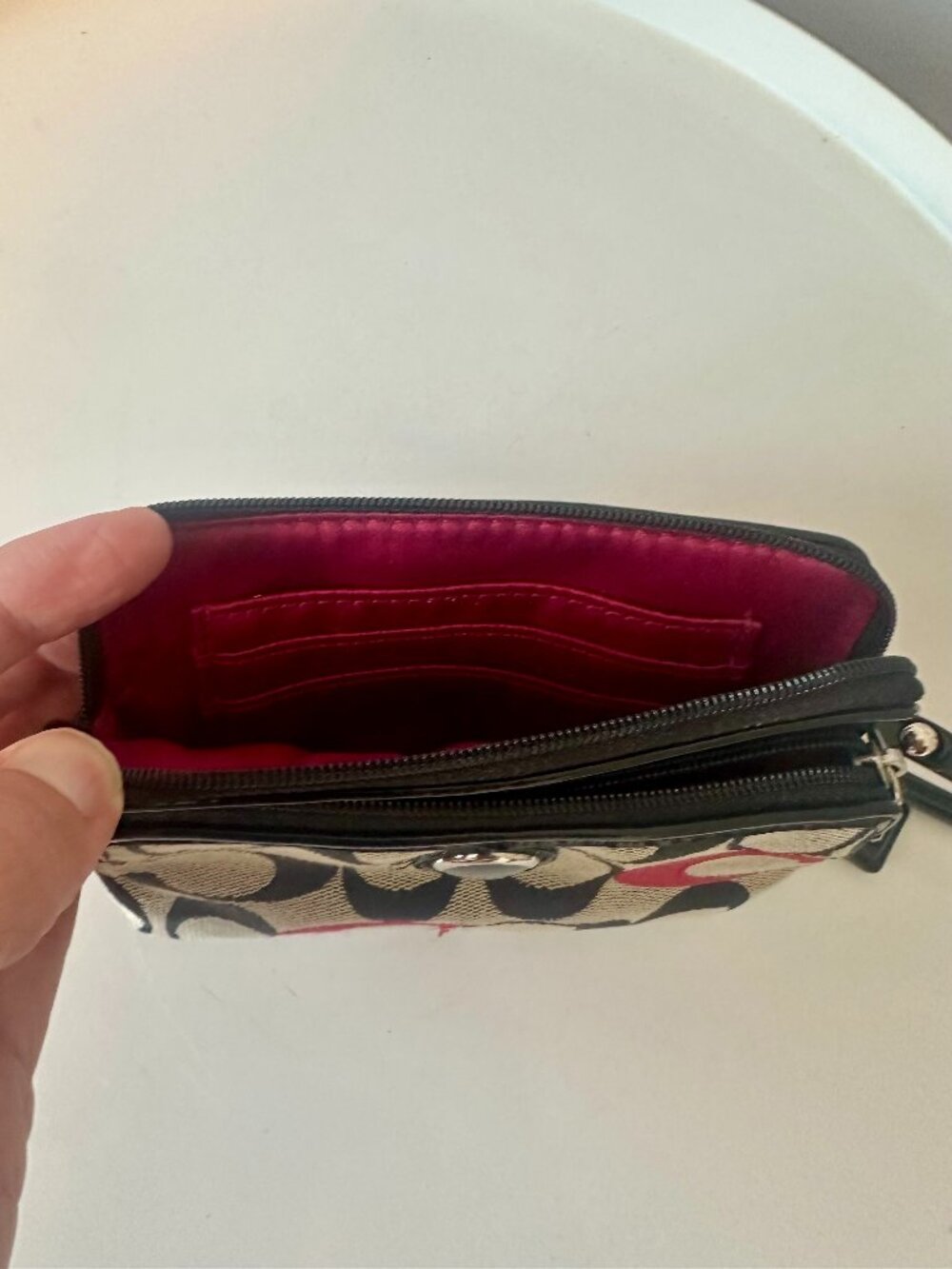 Coach Poppy Signature Jacquard Wristlet black, gray & red C accent - Picture 5 of 6